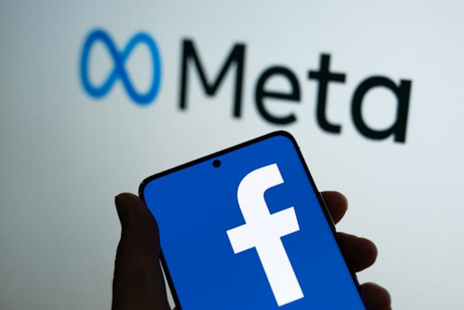 EU: Facebook mora platiti kaznu od 390 miliona eura - slika 1